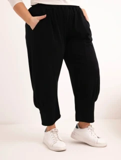 Dámské kalhoty Plus Size s nízkým model 21924477 a gumou v pase černé - K-Fashion