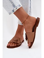 Kožené dámské pantofle s ozdobou model 22185423 Cappuccino - Zazoo