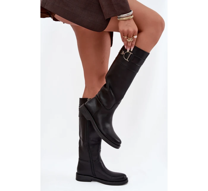 Dámske čižmy na nízkom podpätku s ozdobným detailom Arvessa - čierne Dámske čižmy na nízkom podpätku s ozdobným detailom Arvessa - čierne