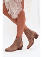 Topánky na podpätku model 224424 Krok vo veľkom štýle Topánky na podpätku model 224424 Krok vo veľkom štýle