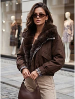 Krótka kurtka damska z  brązowa model 22341043 - FashionStreet