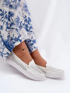 Dámske kožené mokasíny s perforovaným vzorom Vinceza - biele