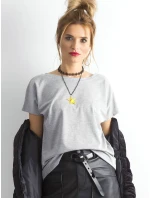 Šedé tričko se zadním výstřihem Šedé tričko se zadním výstřihem