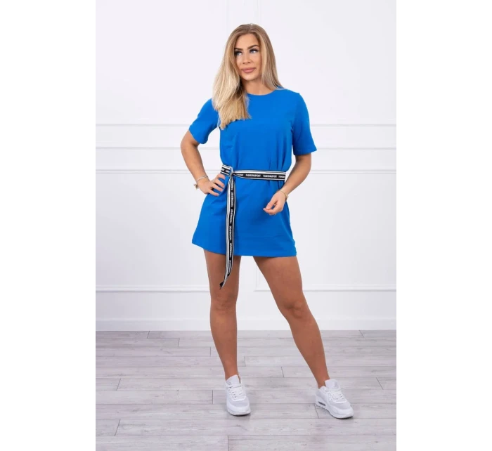 Šaty s ozdobným pruhom nevädzovo modrej farby Šaty s ozdobným pruhom nevädzovo modrej farby