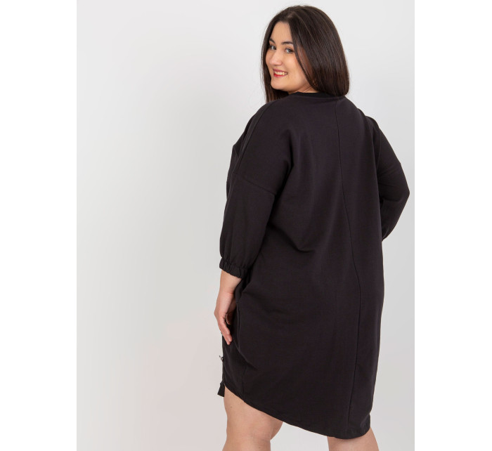 Čierne plus size šaty s kamienkovou aplikáciou