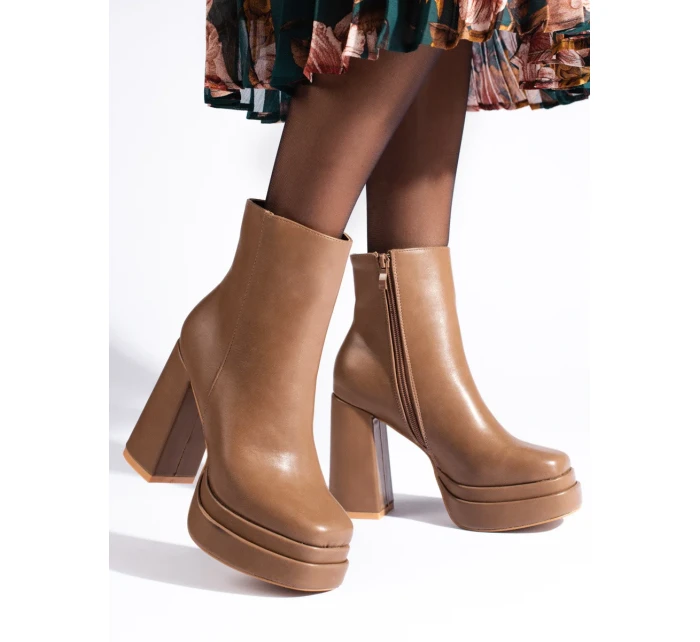 Štýlové hnedé dámske členkové topánky na širokom podpätku