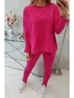 Souprava s oversize halenkou fuchsiové barvy Souprava s oversize halenkou fuchsiové barvy