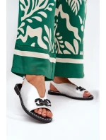 Sandały Na Płaskim Obcasie Z Ozdobą Eko Skóra Srebrne Tillireta Sandały Na Płaskim Obcasie Z Ozdobą Eko Skóra Srebrne Tillireta