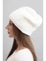 Dámska zimná čiapka s ušami a rebrovaným vzorom K440 biela Dámska zimná čiapka s ušami a rebrovaným vzorom K440 biela