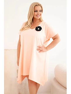 Dámske bavlnené šaty Plus Size s brošňou a výstrihom Powder Pink