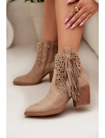 Dámské perforované kožené boty s  na s třásněmi Béžové model 22009794 - Boto