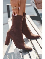 Dámské kozačky na podpatku s prošíváním hnědé model 21709481 - Boto
