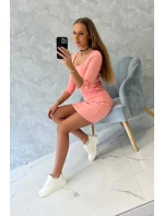 Marhuľové šaty s výstrihom na gombíky