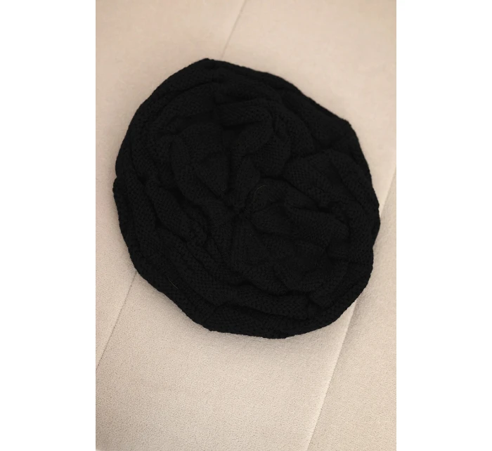 Dámská zimní čepice z vlny s ozdobným pletením a kamínky model 21878091 černá - K-Fashion