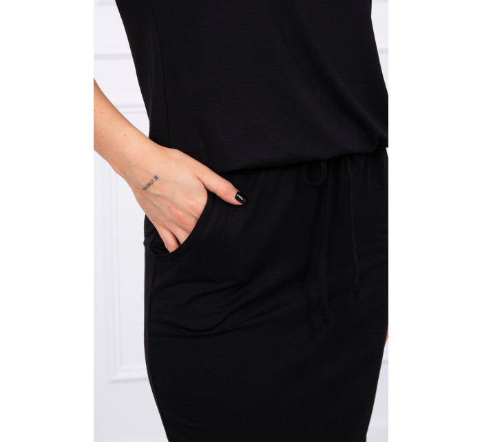 Viskózové šaty so zaväzovaním v páse a krátkymi rukávmi v čiernej farbe