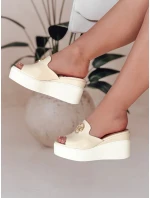 KLASSINA dámske žabky na platforme beige FashionStreet ZY0761
