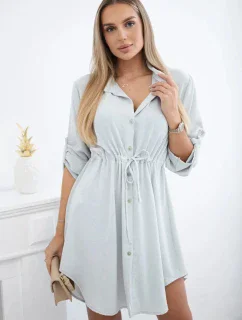 Šaty so zapínaním na gombíky a viazaním v páse svetlo sivé