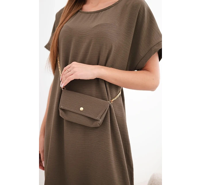 Dámske šaty s krátkym rukávom a retiazkou v hnedej farbe