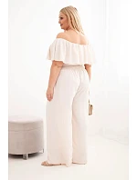 Dámská kombinéza Plus Size s model 22092410 výstřihem, volánem a širokými nohavicemi béžový - K-Fashion Dámská kombinéza Plus Size s model 22092410 výstřihem, volánem a širokými nohavicemi béžový - K-Fashion