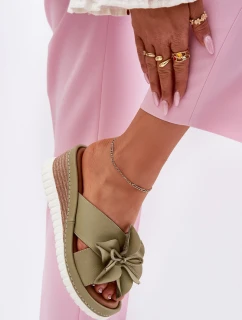 Kožené Dámské Sandály Na Klínu S Dekorativním  Zelené model 21695995 - Artiker