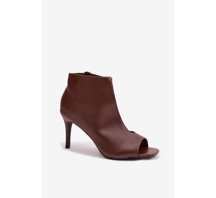 Sandále na podpätku model 225401 Vykročte štýlovo