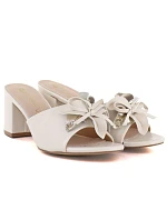 Dámske žabky na kolíku s kvetom béžové Potocki LE20336