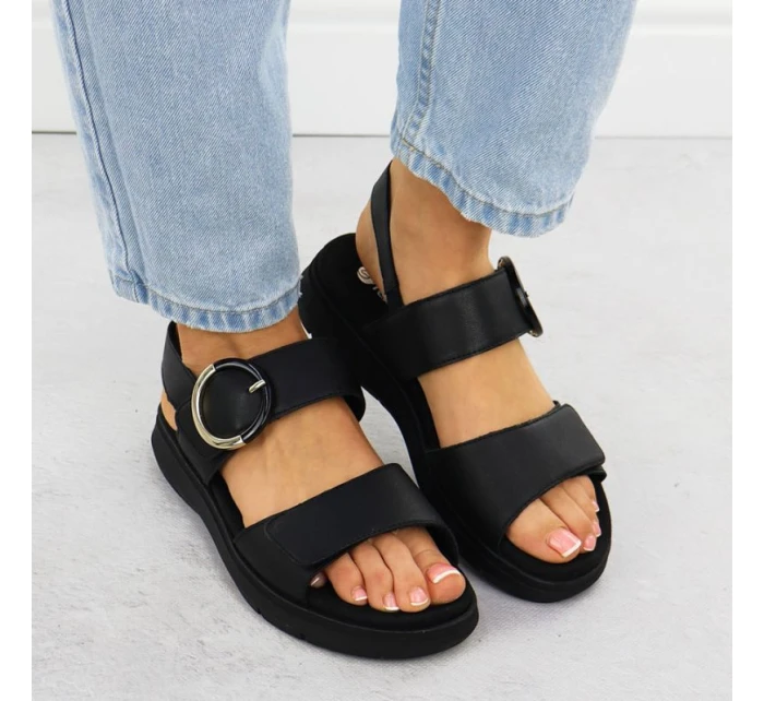 Dámske kožené sandále na platforme čierne Remonte D2K50-00