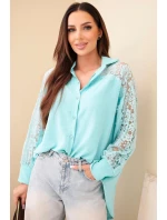 Dámske viskózové tričko s čipkovanými rukávmi a golierom mätovej farby