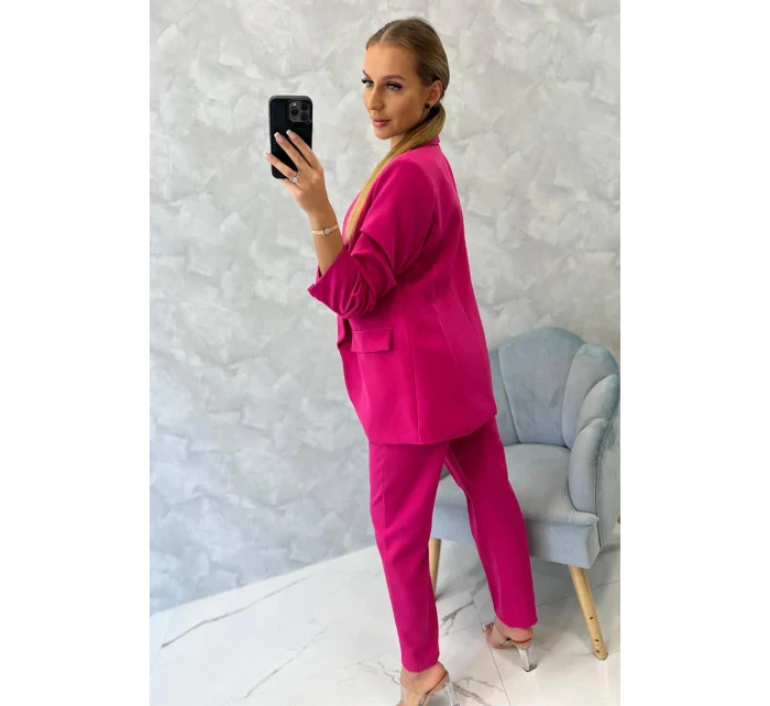 Elegantný set saka a nohavíc fuchsiovej farby
