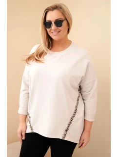 Dámska bavlnená blúzka v nadmernej veľkosti s vyhrnutými rukávmi a leopardou klopou béžová