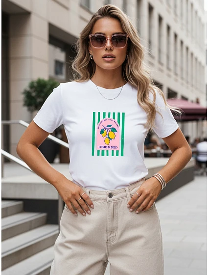 Tshirt damski z nadrukiem biały model 22277231 - FashionStreet Tshirt damski z nadrukiem biały model 22277231 - FashionStreet