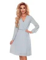 ISABELLE - Šedé dámske plisované šaty s dekoltom a dlhými rukávmi 313-11 ISABELLE - Šedé dámske plisované šaty s dekoltom a dlhými rukávmi 313-11