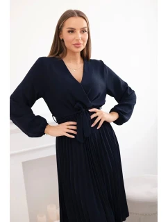 Šaty s viazaným plisovaným lemom námornícka farba