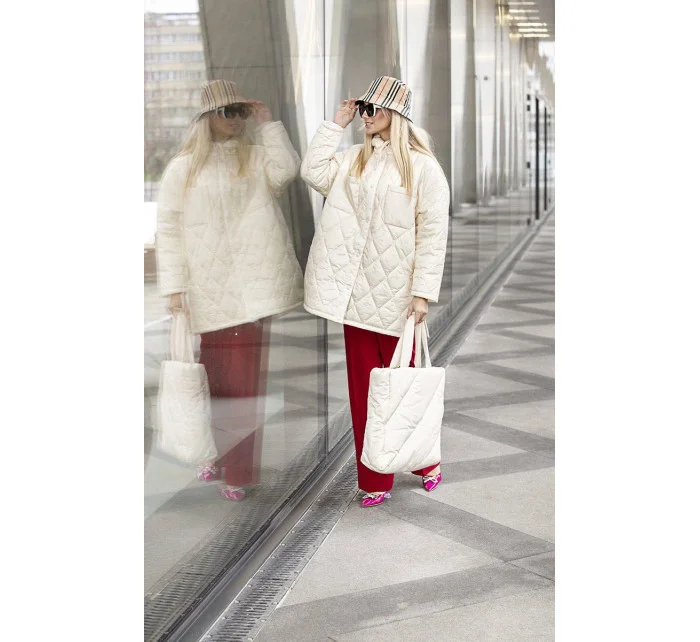 Dámská prošívaná oversize bunda v ecru barvě s kapucí model 20471213 - Ann Gissy