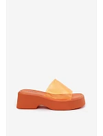 Dámské sandály na platformě s páskem Oranžové model 22107254 - Boto