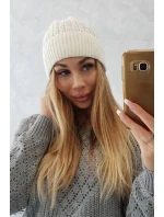 Tenká čepice Veronica model 18750393 ecru - K-Fashion Tenká čepice Veronica model 18750393 ecru - K-Fashion