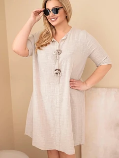 Dámske bavlnené šaty pre plnoštíhle ženy so zaväzovaním vo výstrihu béžovej farby