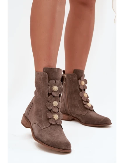 Zamszowe Botki Damskie Z Ozdobnymi Kwiatkami Zazoo 3085 Ciemnobeżowe