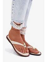 Dámské ploché žabky se zlatým detailem Světle béžové model 22102935 - EVENTO Dámské ploché žabky se zlatým detailem Světle béžové model 22102935 - EVENTO