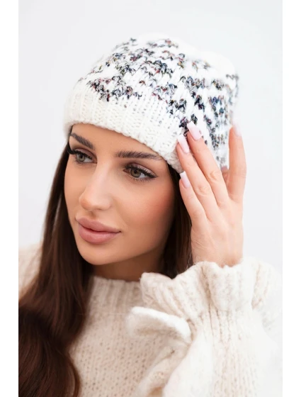 Dámska zimná čiapka s farebnými vzormi a hrubým úpletom K353 white+graphite