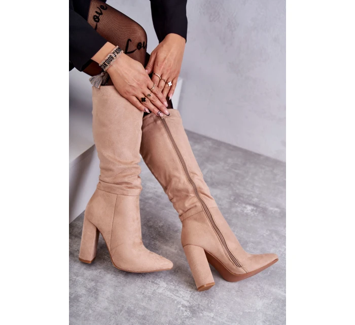 Klasyczne Zamszowe Kozaki Na Obcasie Ciemnobeżowe Tressa