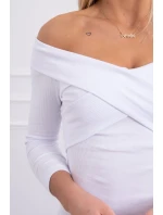 Priliehavé šaty s výstrihom do V v bielej farbe