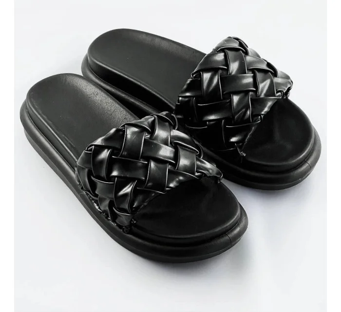 Černé dámské pantofle se páskem model 17349554 Černé dámské pantofle se páskem model 17349554