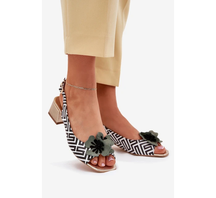 Skórzane Sandały Damskie Na Klocku Z Ozdobnym Kwiatem Laura Messi 2973 Biało-Czarne