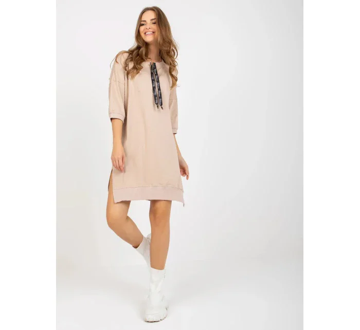 Šaty RV SK model 20235470 béžové - FPrice Šaty RV SK model 20235470 béžové - FPrice