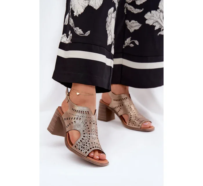 Sandále na podpätku model 211364 Krok vo veľkom štýle Sandále na podpätku model 211364 Krok vo veľkom štýle