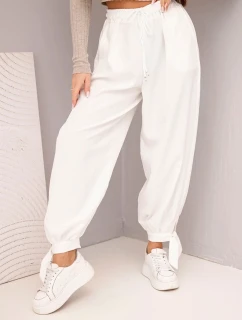 Dámske nohavice so širokými nohavicami a viazaním v spodnej časti biele