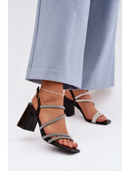Černé dámské sandály na podpatku s pásky a model 22027990 - Boto