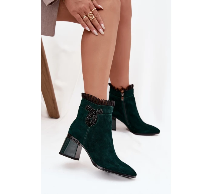 Semišové kožené dámské kotníkové boty na jehlovém podpatku s ozdobou vyhřívané model 21718444 tmavě zelená - D&A