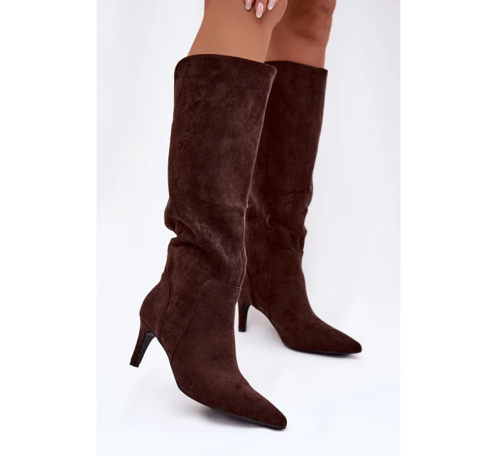 Dámské kozačky na vyhřívané z eko semiše Čokoládové model 21788146 - Boto Dámské kozačky na vyhřívané z eko semiše Čokoládové model 21788146 - Boto